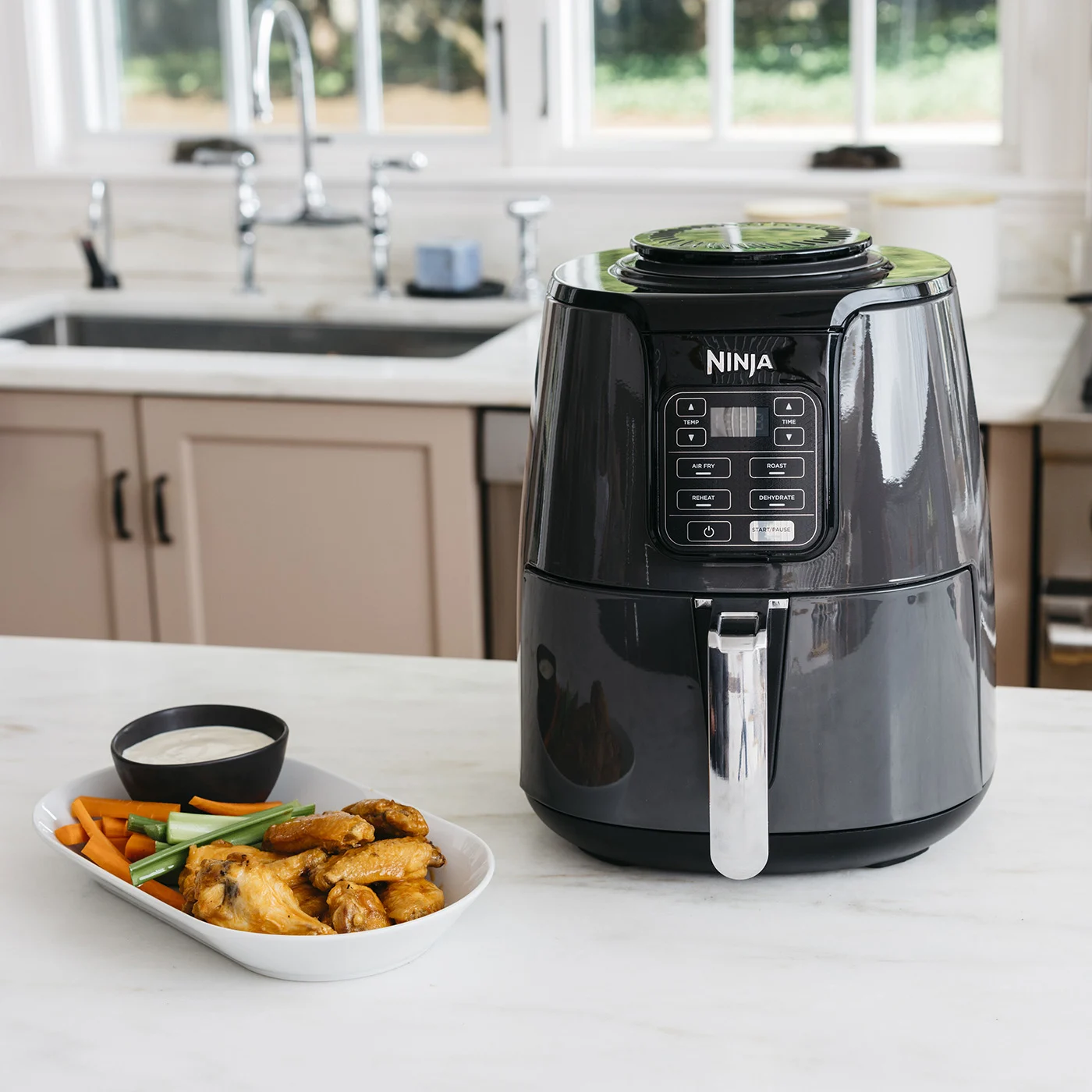 Ninja-Air-Fryer-AF100UK-wings-SQ_upknie